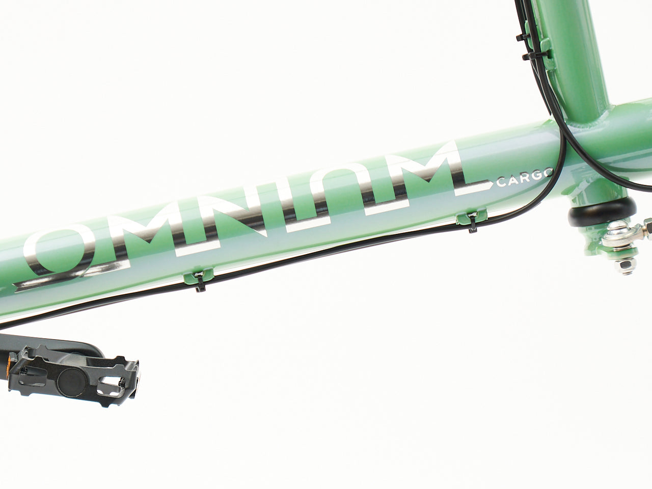 Omnium cargo v3 itglt guaca downtube logo 72